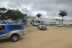 Presos sendo transferidos