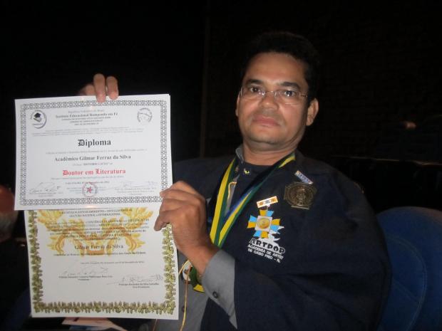 Zarfeg com homenagens