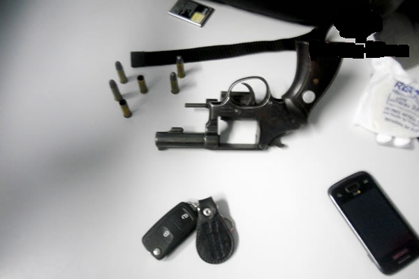 Arma encontrada com Reginaldo Ferreira Souza