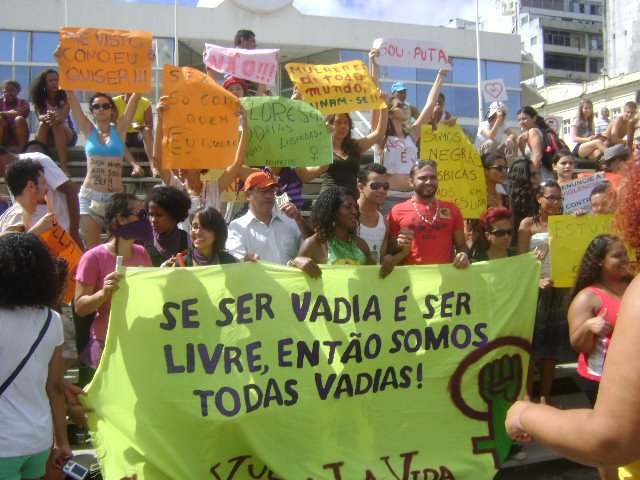 Marcha das Vadias chega a Teixeira de Freitas 2