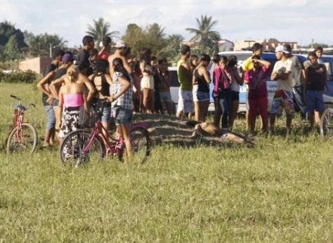 Mulher encontrada morta