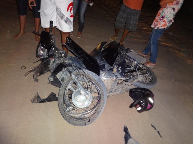 Iledson Santos Batida frontal entre Bis e Corier na avenida Bonadimam deixa motoqueiro em estado grave (2)