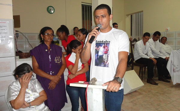 Joris Bento fala em homenagem ao seu pai