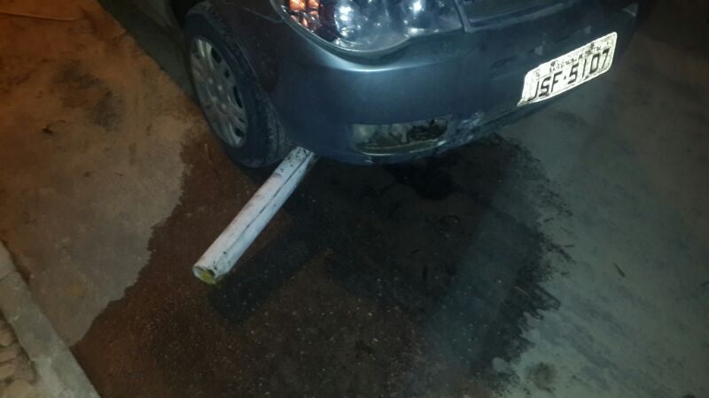 Buraco quebra Siena na avenida Sao Paulo (2)