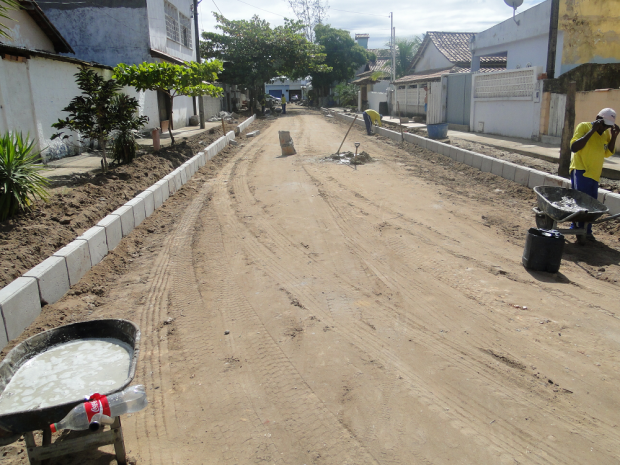 Comeca a pavimentacao de ruas no bairro Por do Sol, na Sede de Mucuri (1)