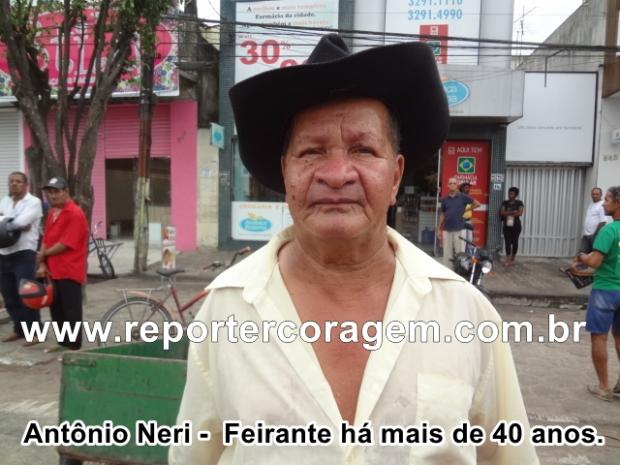 Feirantes fecham centro da cidade em protesto (6)