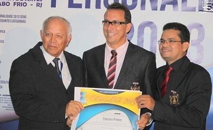Edelvanio Pinheiro recebe medalha no RJ