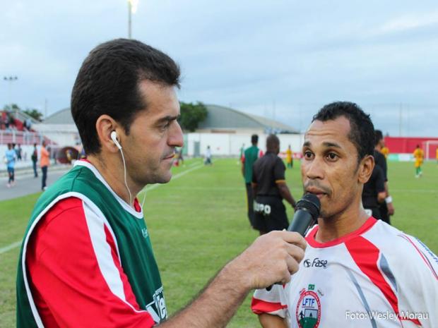 Ednado Gois entrevista jogador