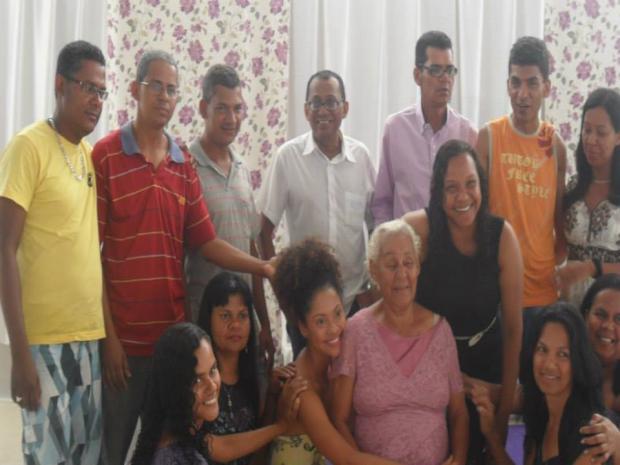 Rosalia Mendes e 13 dos seus filhos2