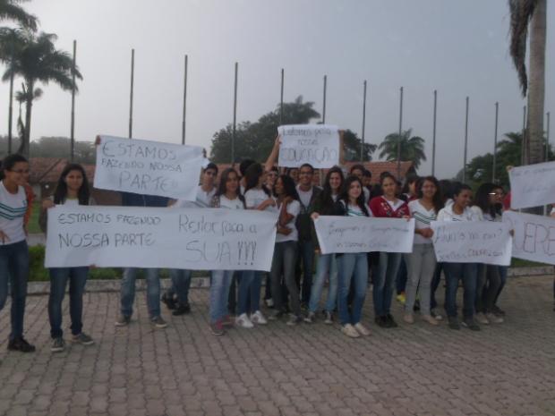 Protesto no Instituto Federal Baiano terreno (3)