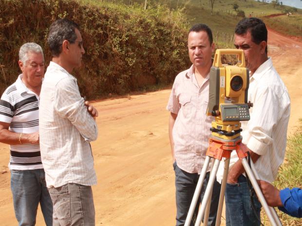 Topografia para asfalto em Guaratinga (1)
