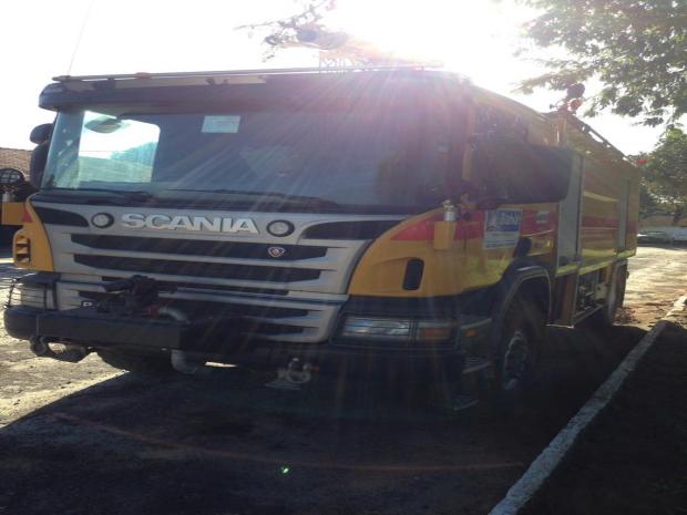 Aeroporto de Teixeira de Freitas ganha caminhao do Corpo de Bombeiros (2)