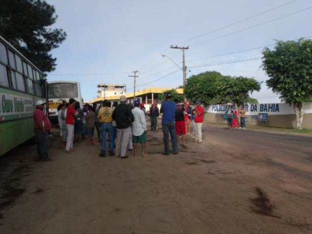 Trabalhadores impedidos de irem trabalhar em fazenda ocupada pelo MST (3)