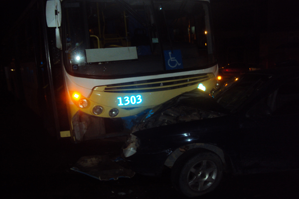 Acidente gol com onibus da Santa Clara