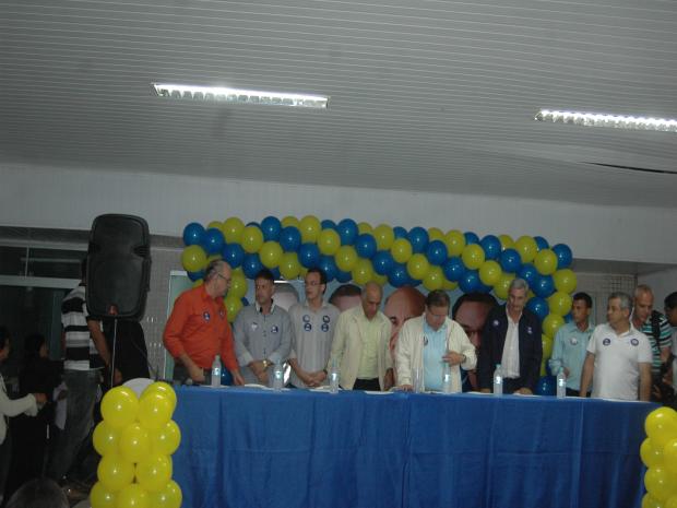 Paulo Souto e comitiva em Teixeira de Freitas (90)