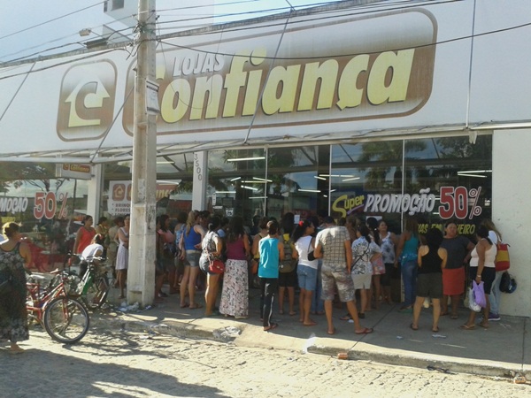 Confusao na loja Confianca