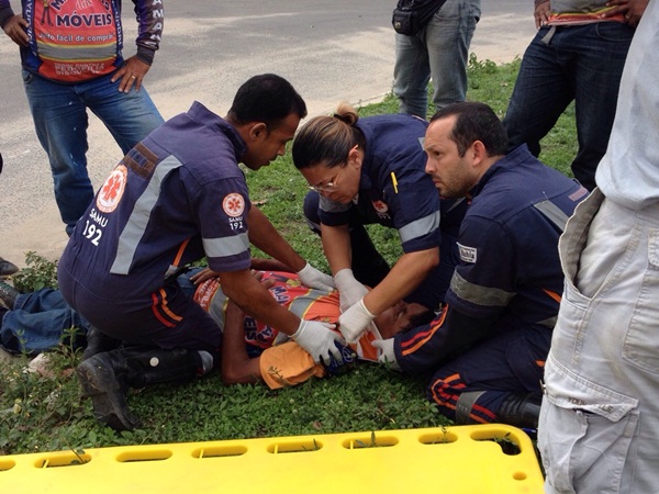 Mototaxista Indio se envolve em acidente