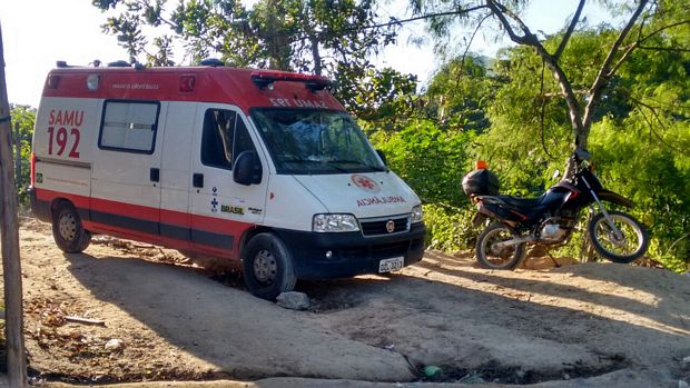 Ambulancia do Samu na rua Espirito Santo2