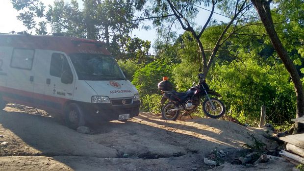 Ambulancia do Samu na rua Espirito Santo3