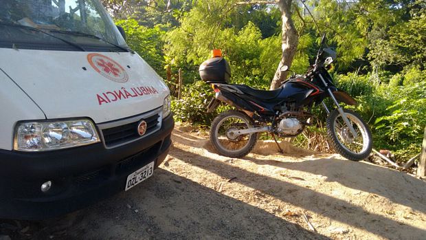 Ambulancia do Samu na rua Espirito Santo4