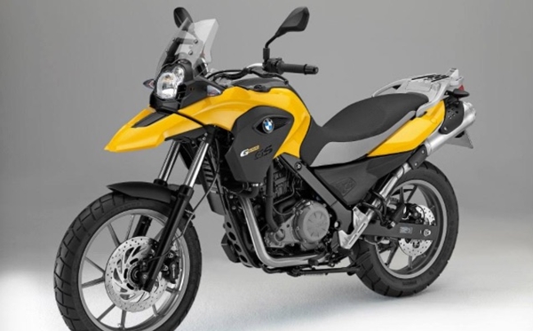 Imagem ilustrativa de moto roubanda em Acao de bandidos na casa de empresario