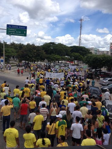 Protesto contra Dilma Teixeira de Freitas1
