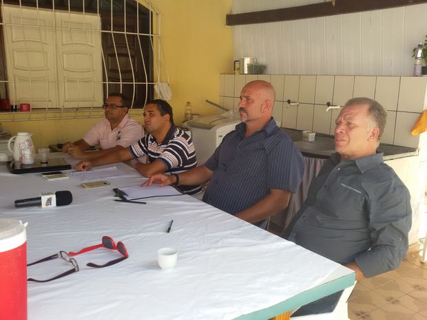 Reuniao Fernando de Luca Melo e imprensa2