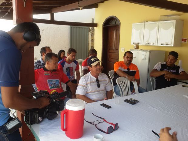 Reuniao Fernando de Luca Melo e imprensa3