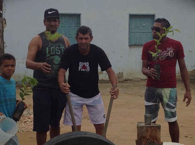 Ailson arboriza Santo Antonio1
