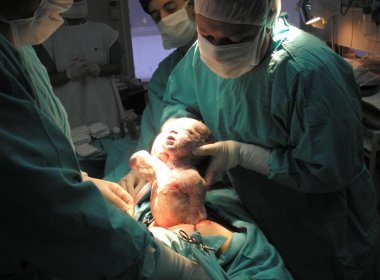 nascimento de uma crianca