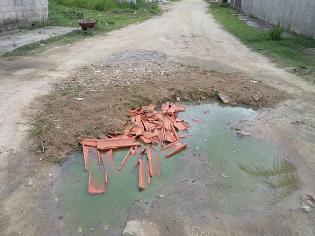 Esgoto a ceu aberto rua Turquesa Kaikan3