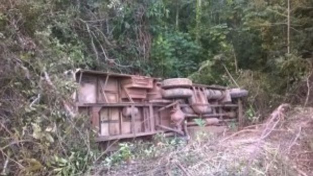 Onibus tombou Alcobaca2