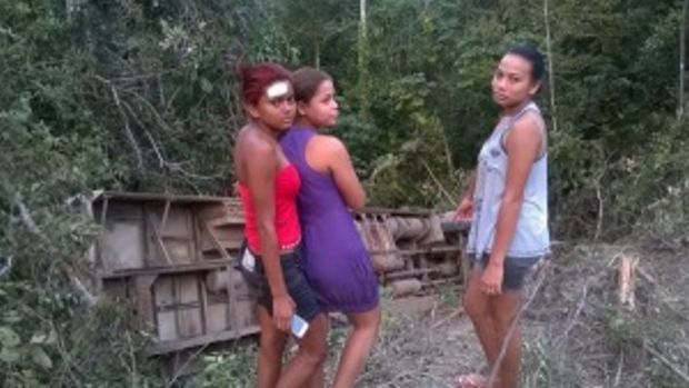 Onibus tombou Alcobaca3