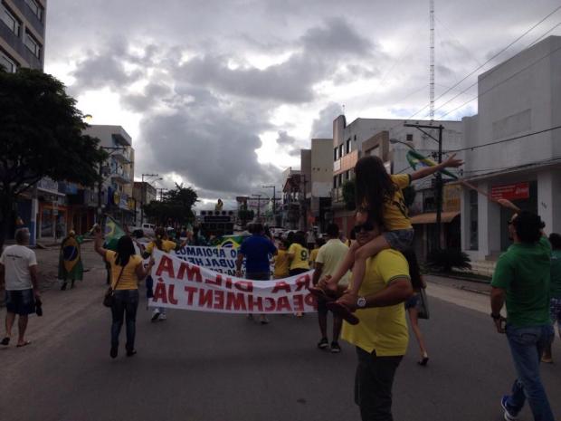 Protesto contra Dilma em Teixeira