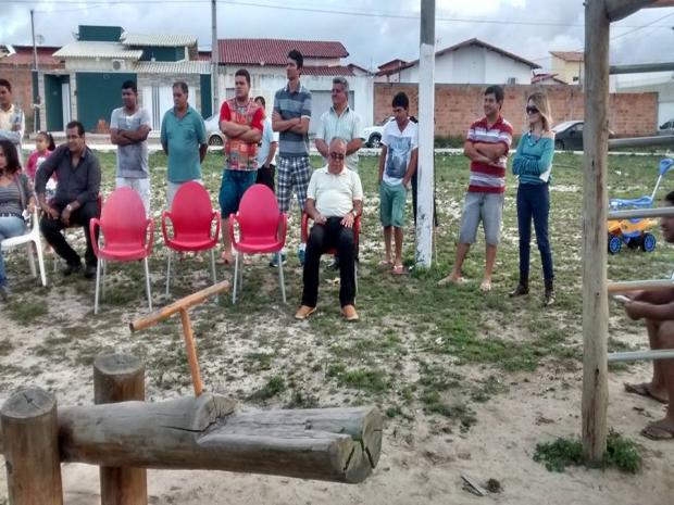 henrique da Ceplac dormindo em reuniao2