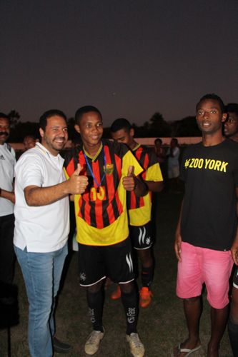 tn_PREFEITO JADSON RUAS AO LADO DO JOGADORES CIDINHO E FRANCIS DA CATUENSE