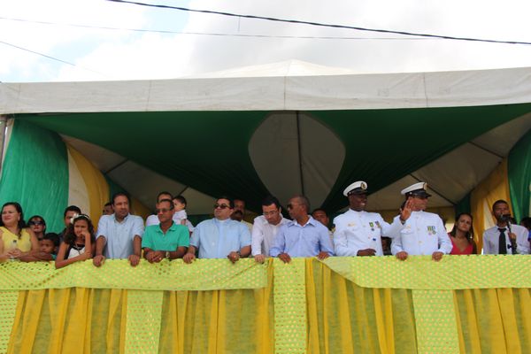 FOTOS DO DESFILE DE 7 DE SETEMBRO DE 2015 EM CARAVELAS (17)