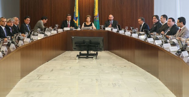 Dilma e juristas
