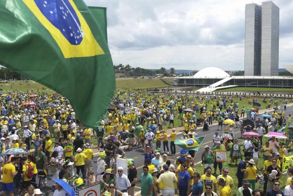 Manifestantes pro impeachment