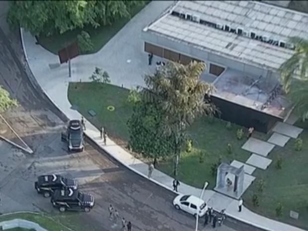 Policia Federal na casa de Eduardo Cunha