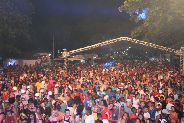 Cheiro de Amor sacudiu e abalou no Carnabarra 2016 em Caravelas  (3)