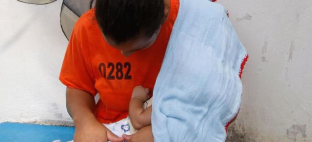 Detentas gestantes presas (2)