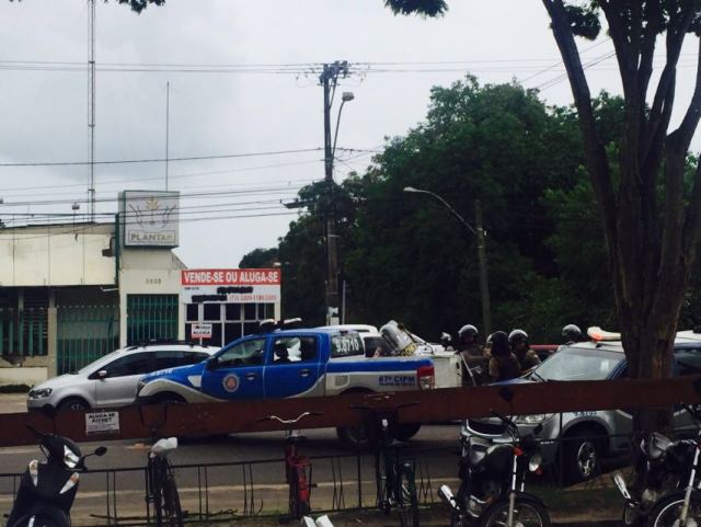 Mototaxistas protestam contra o transporte clandestino no Centro de Teixeira (2)