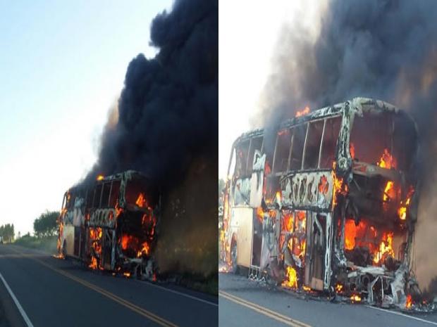 Onibus pega fogo
