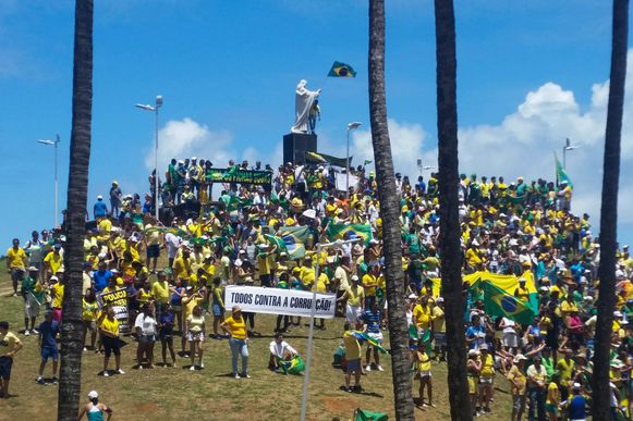 Manifestantes impeachment Salvador3