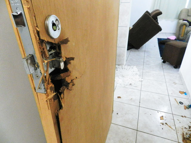Porta arrombada, imagem ilustrativa