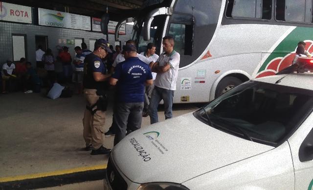 Onibus Dinho Turismo (1)