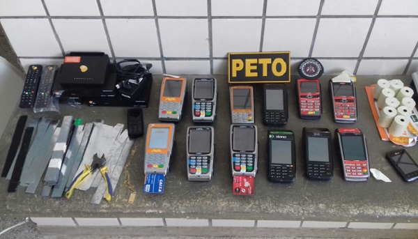 Material apreendido com Liniker Marins Assis Costa