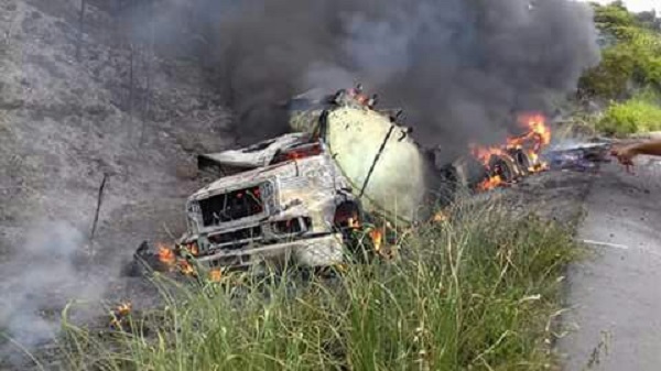 caminhao-pegando-fogo