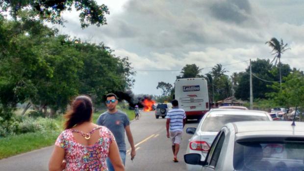 carro-pegando-fogo-na-ba-290